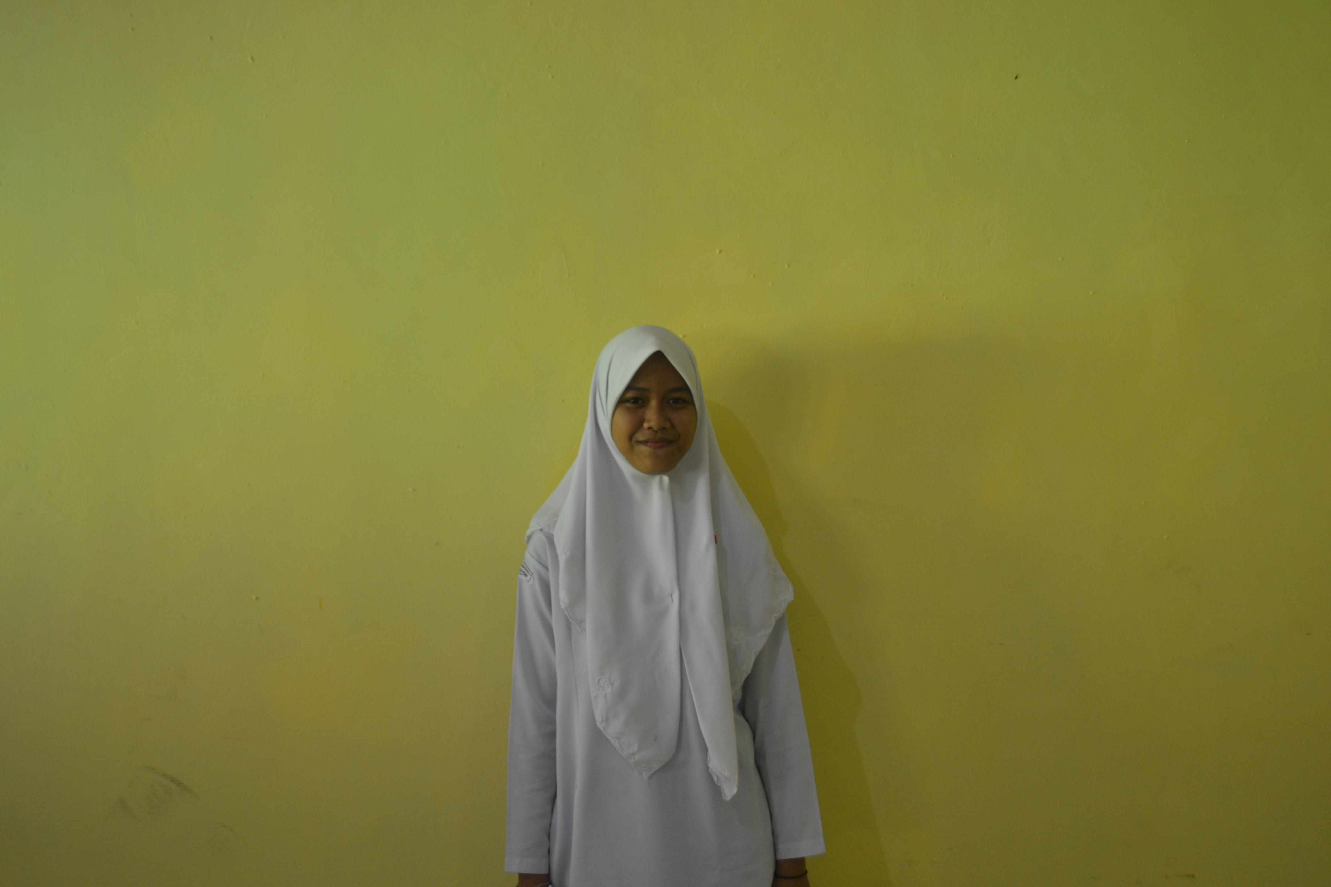 <center>YENI HAFIZAH<br>XII IIS 2</center>